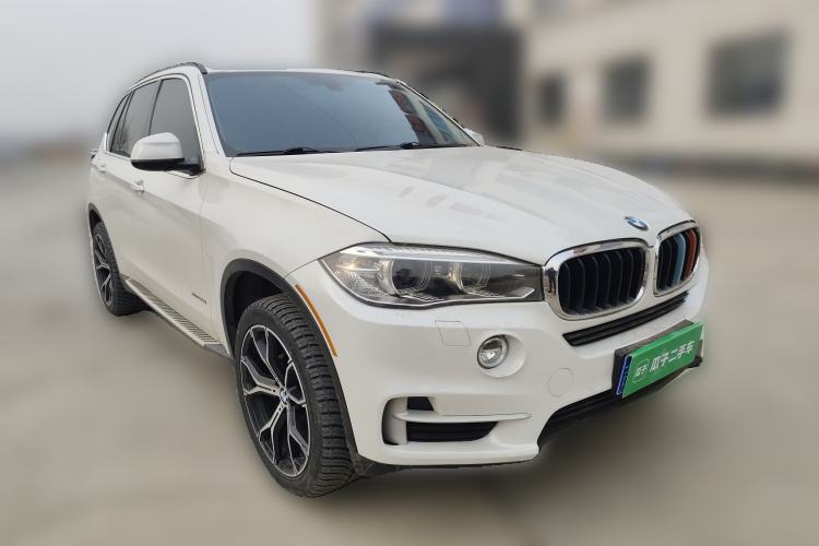 Used BMW X5  Front Right 45 Deg