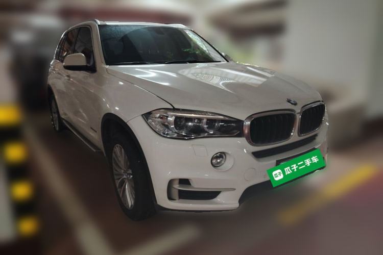 Used BMW X5 2014 xDrive35i Luxury Edition Front Right 45 Deg