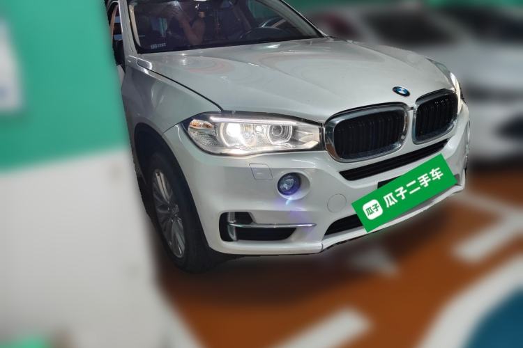 Used BMW X5 2014 xDrive35i Elegant Edition Front Right 45 Deg