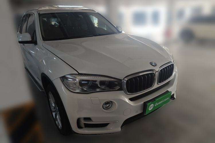 Used BMW X5 2014 xDrive35i Elegant Edition Front Right 45 Deg