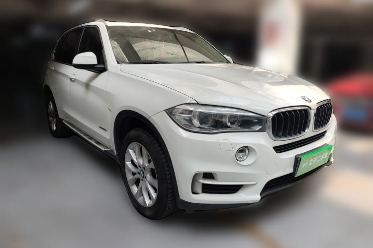 Used BMW X5 2014 xDrive35i Elegant Edition Front Right 45 Deg