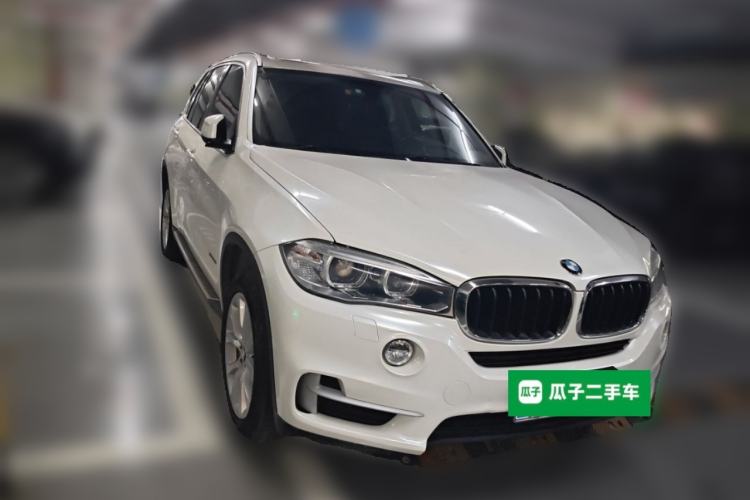 Used BMW X5 2014 xDrive35i Leading Model Front Right 45 Deg