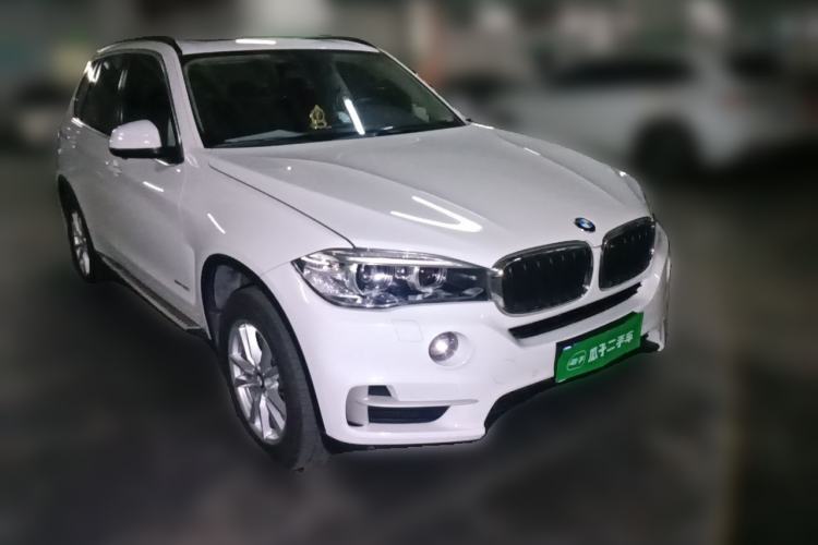 Used BMW X5 2014 xDrive35i Elegant Edition Front Right 45 Deg