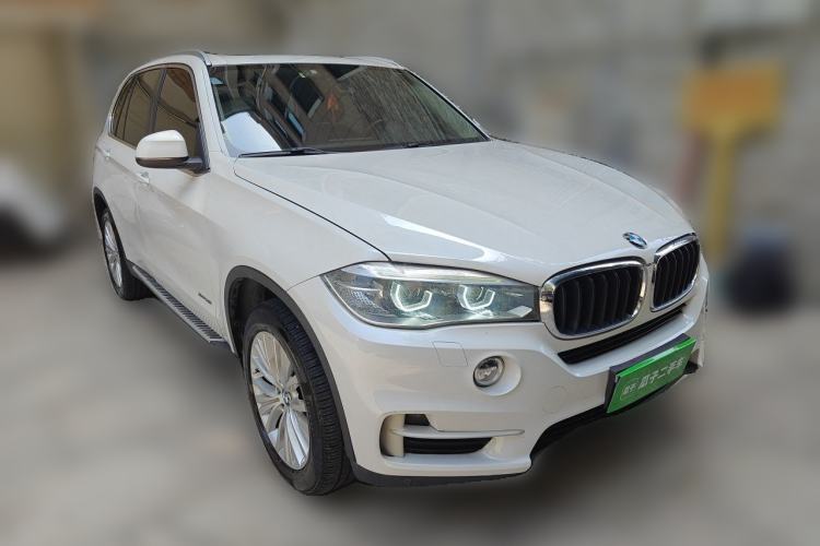 Used BMW X5 2014 xDrive35i Luxury Edition Front Right 45 Deg