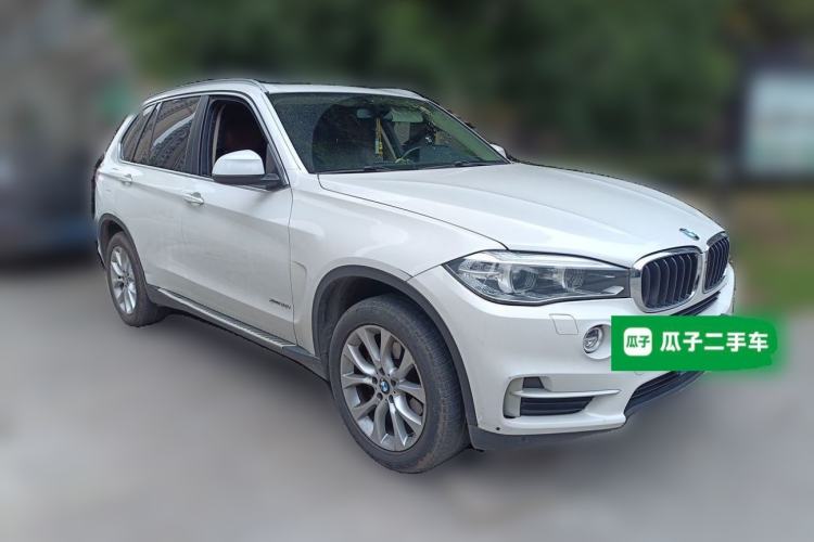 Used BMW X5 2014 xDrive35i Leading Model Front Right 45 Deg
