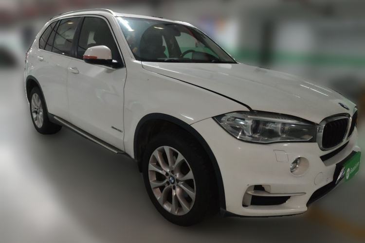 Used BMW X5 2014 xDrive35i Elegant Edition Front Right 45 Deg