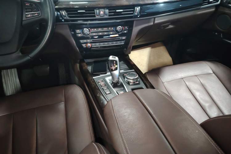 Used BMW X5 2014 xDrive35i Elegant Edition Gear Lever
