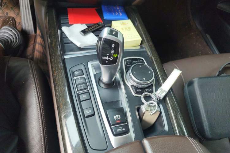 Used BMW X5 2014 xDrive35i Luxury Edition Gear Lever