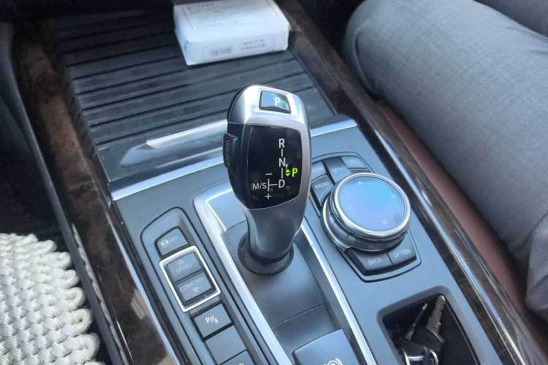 Used BMW X5 2014 xDrive35i Elegant Edition Gear Lever
