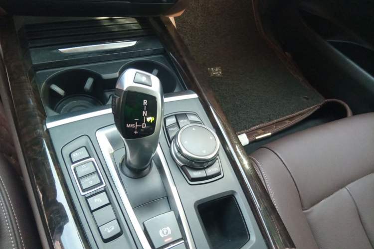 Used BMW X5 2014 xDrive35i Elegant Edition Gear Lever