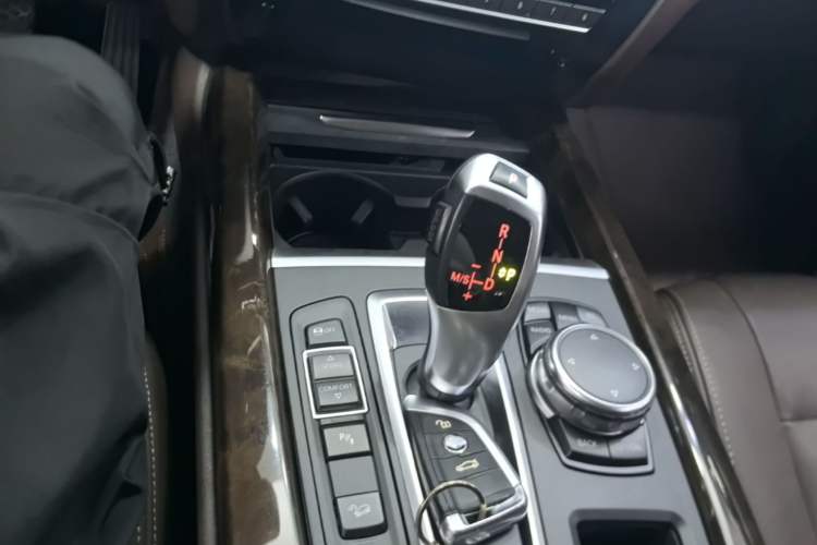 Used BMW X5 2014 xDrive35i Elegant Edition Gear Lever