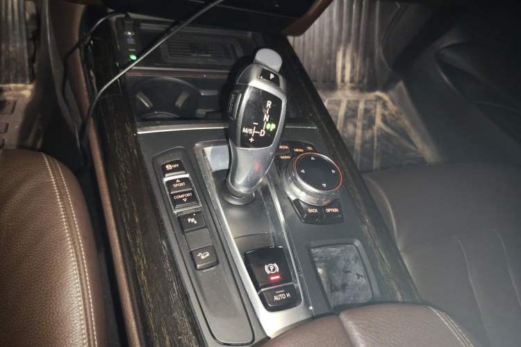 Used BMW X5 2014 xDrive35i Luxury Edition Gear Lever