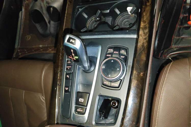 Used BMW X5 2014 xDrive35i Elegant Edition Gear Lever