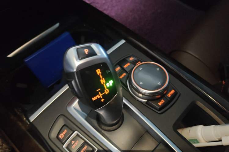 Used BMW X5 2014 xDrive35i Elegant Edition Gear Lever