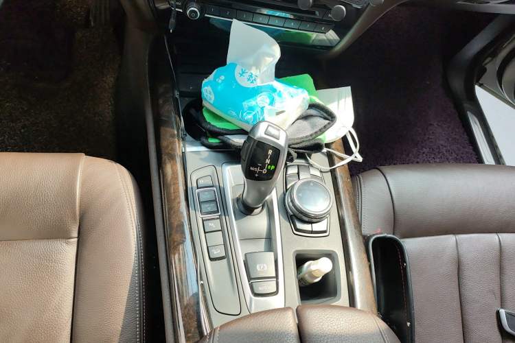Used BMW X5 2014 xDrive35i Elegant Edition Gear Lever