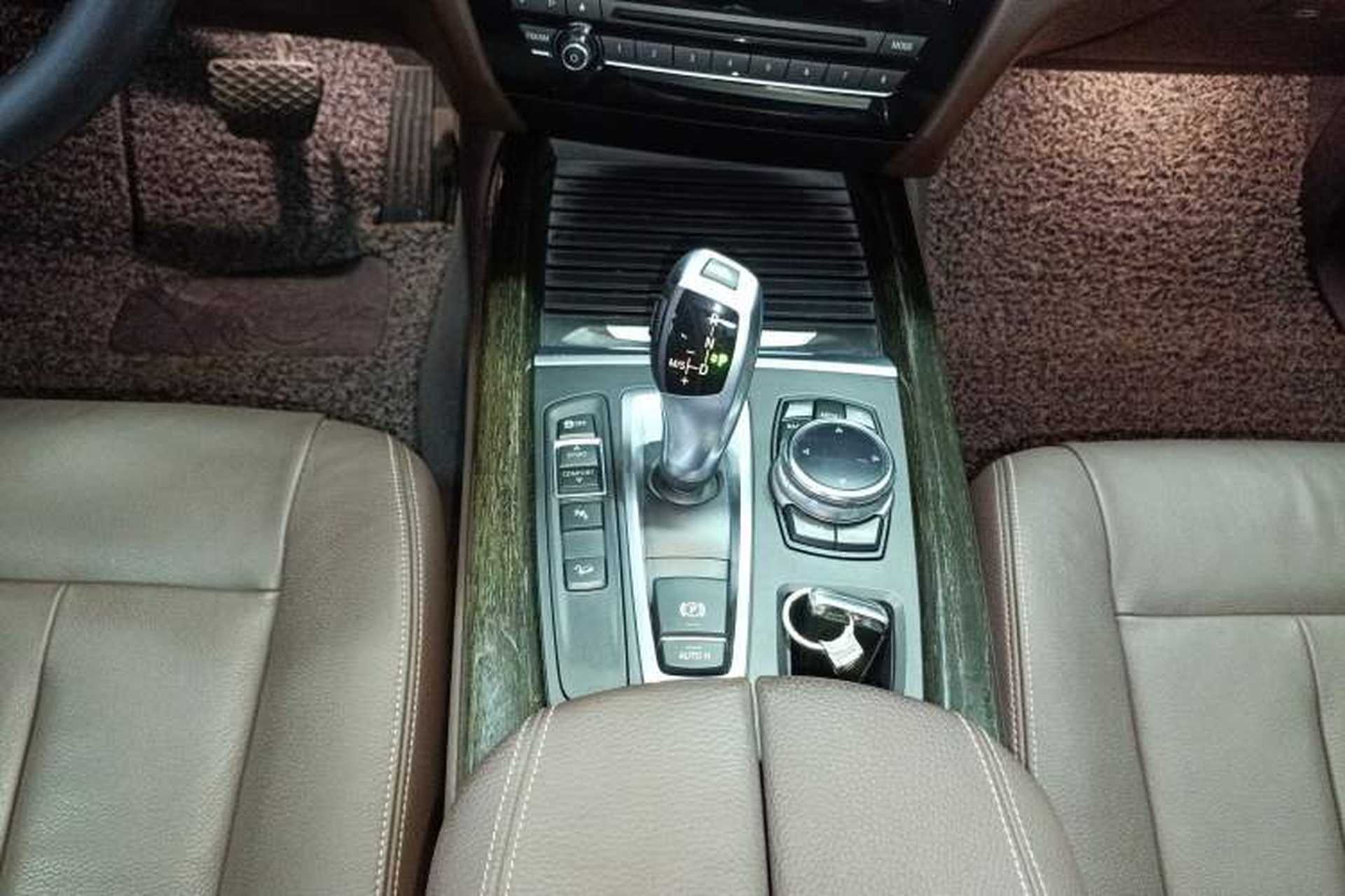 Used BMW X5 2014 xDrive35i Luxury Edition Gear Lever