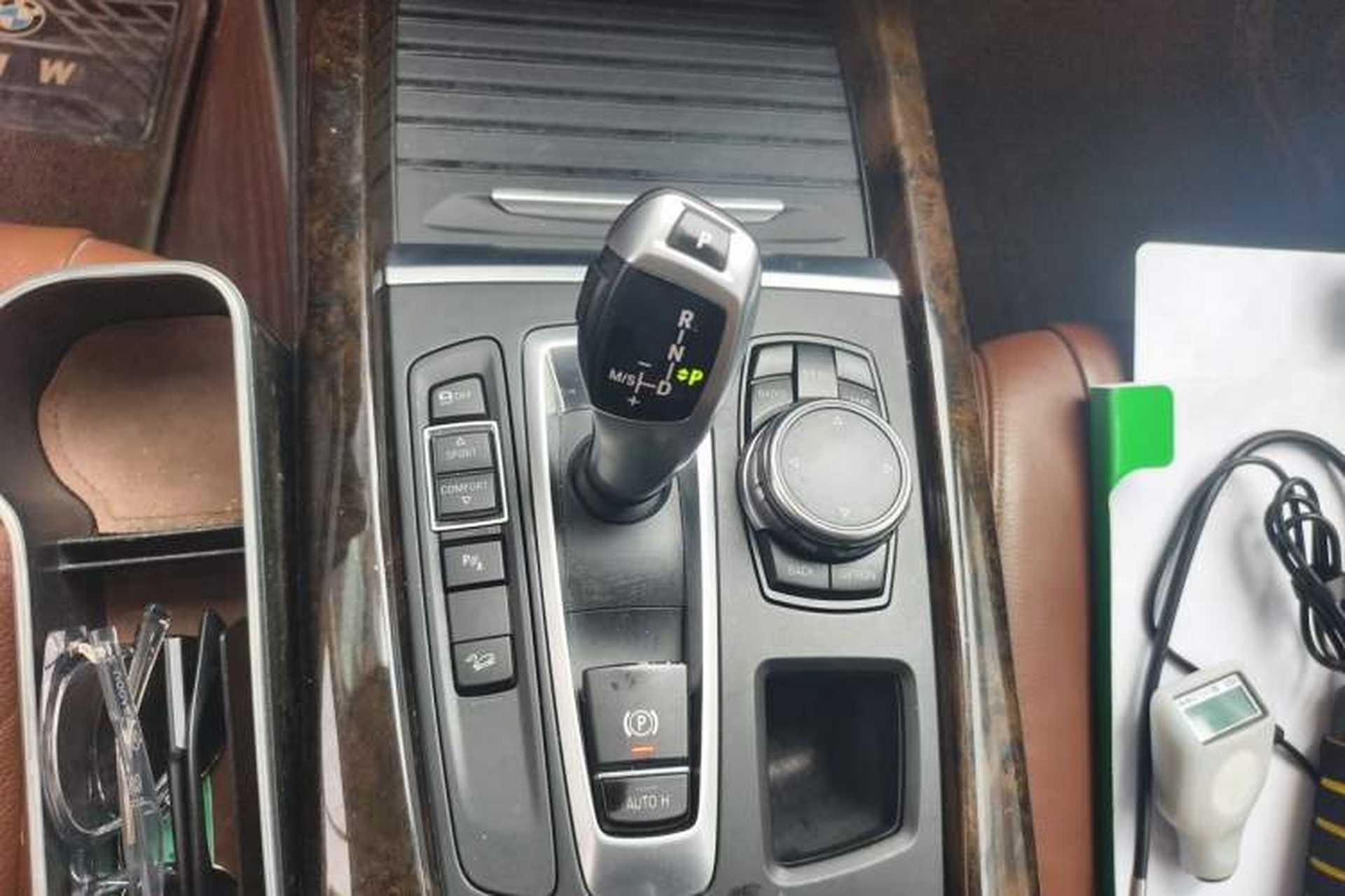 Used BMW X5 2014 xDrive35i Elegant Edition Gear Lever