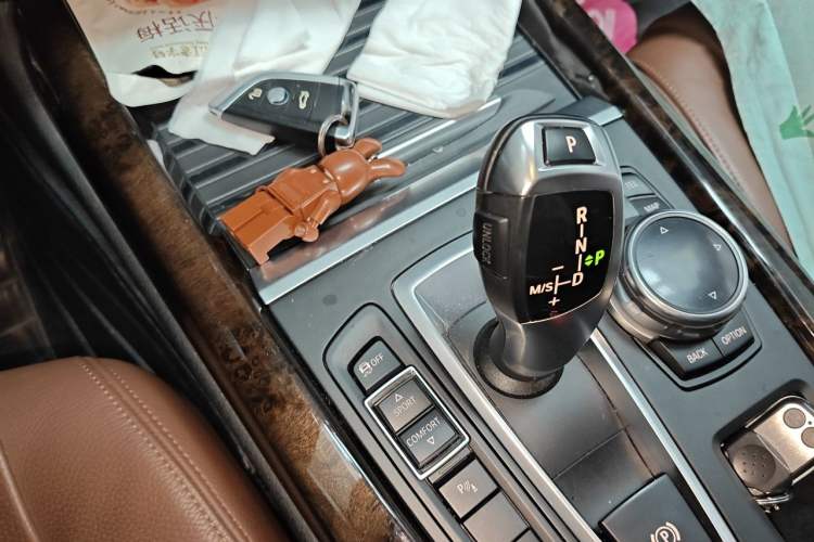Used BMW X5 2014 xDrive35i Elegant Edition Gear Lever