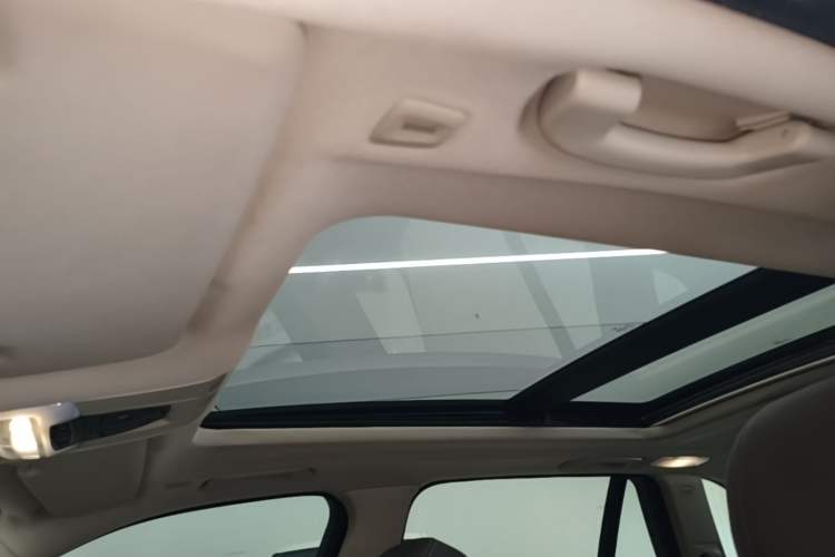 Used BMW X5 2014 xDrive35i Leading Model Headliner