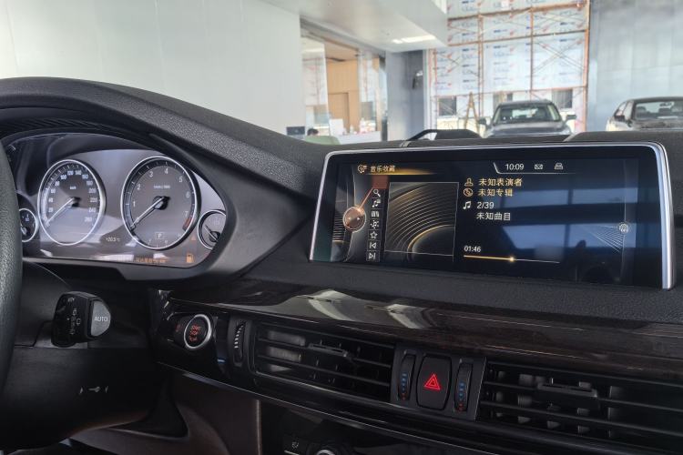 Used BMW X5 2014 xDrive35i Elegant Edition Instrument Cluster