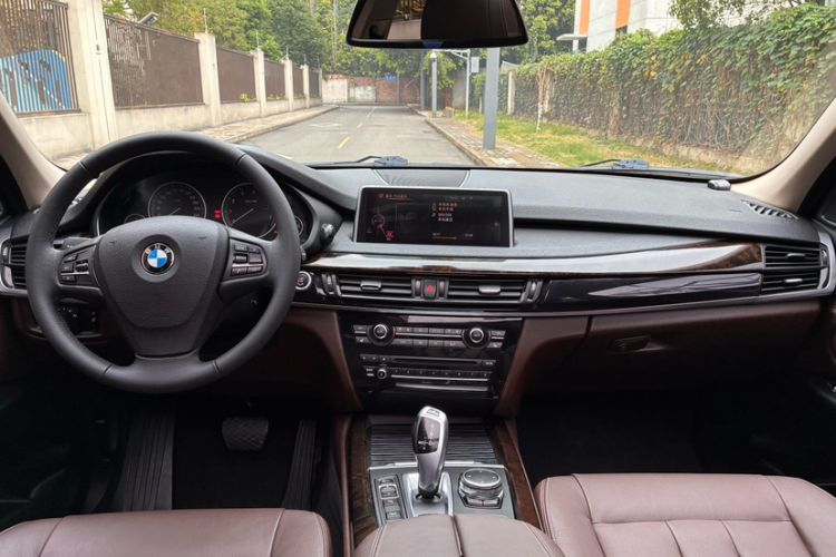 Used BMW X5 2014 xDrive35i Elegant Edition Interior 1