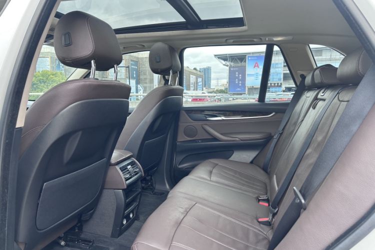 Used BMW X5 2014 xDrive35i Elegant Edition Interior 10