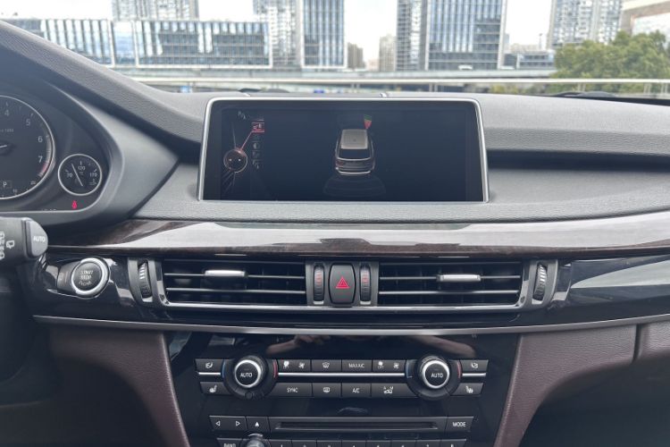 Used BMW X5 2014 xDrive35i Elegant Edition Interior 3