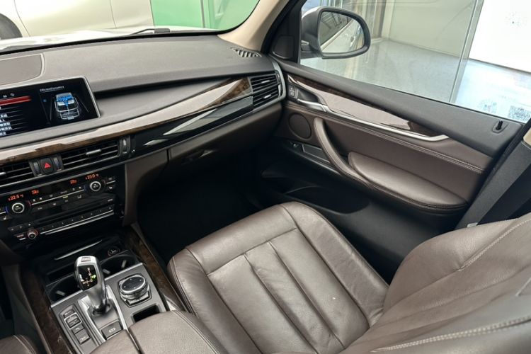 Used BMW X5 2014 xDrive35i Elegant Edition Interior 3