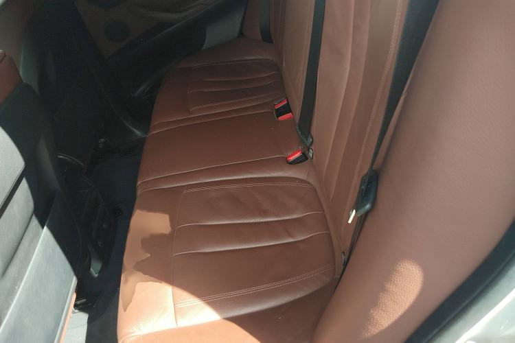 Used BMW X5 2014 xDrive35i Gasoline 5-seater U.S. specification Interior 4