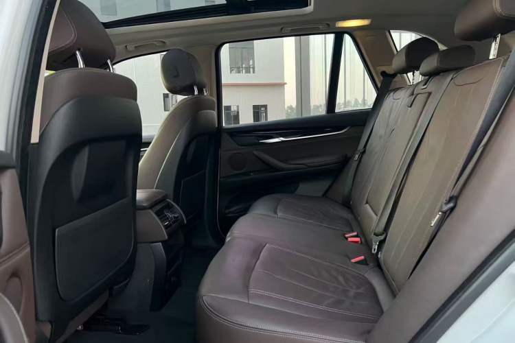 Used BMW X5 2014 xDrive35i Elegant Edition Interior 4
