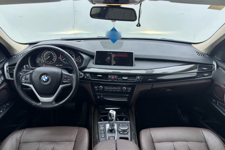 Used BMW X5 2014 xDrive35i Leading Model Interior 4