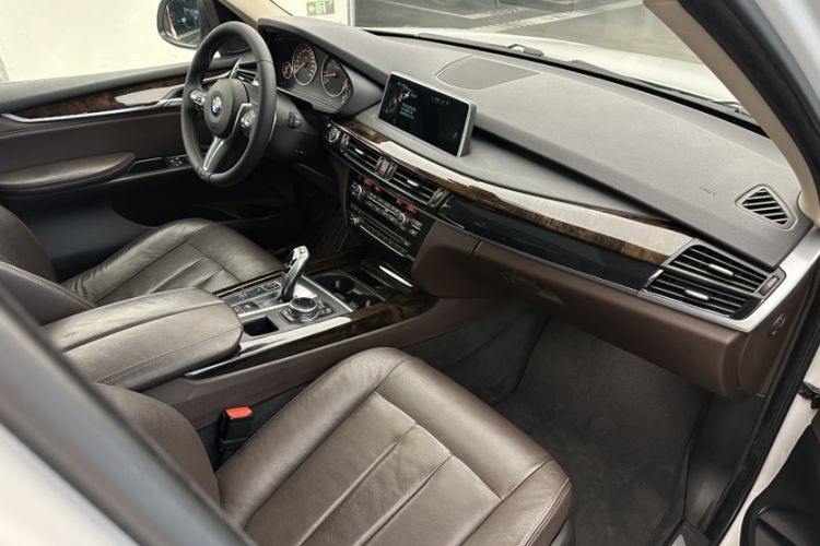 Used BMW X5 2014 xDrive35i Elegant Edition Interior 5