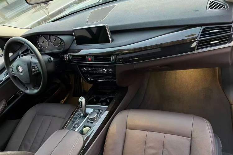 Used BMW X5 2014 xDrive35i Elegant Edition Interior 5
