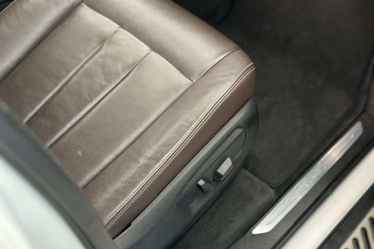 Used BMW X5 2014 xDrive35i Elegant Edition Interior 8