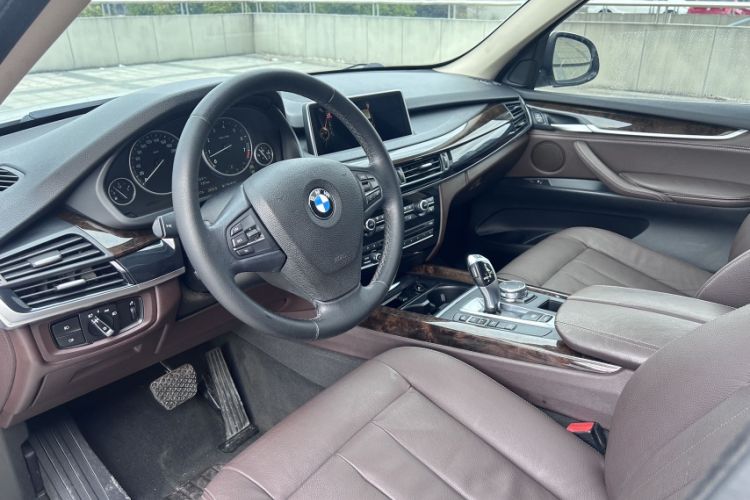 Used BMW X5 2014 xDrive35i Elegant Edition Interior 9
