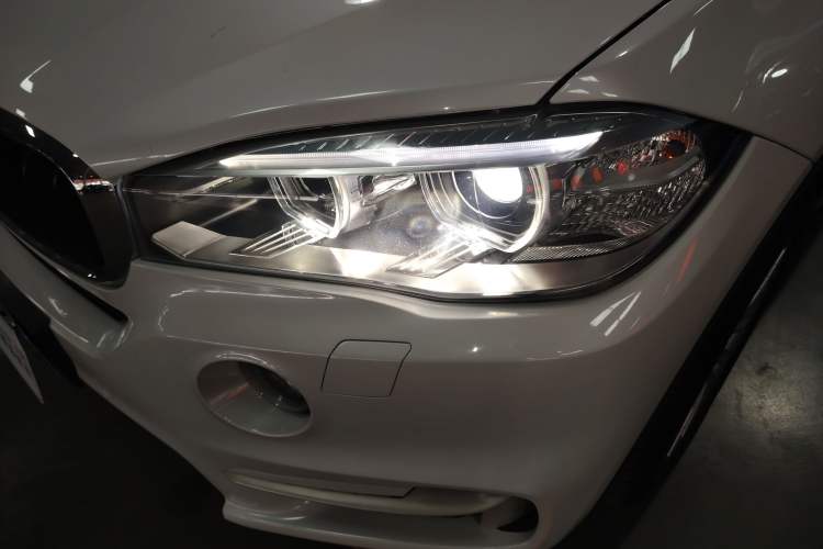 Used BMW X5 2014 xDrive35i Elegant Edition Left Front Headlight