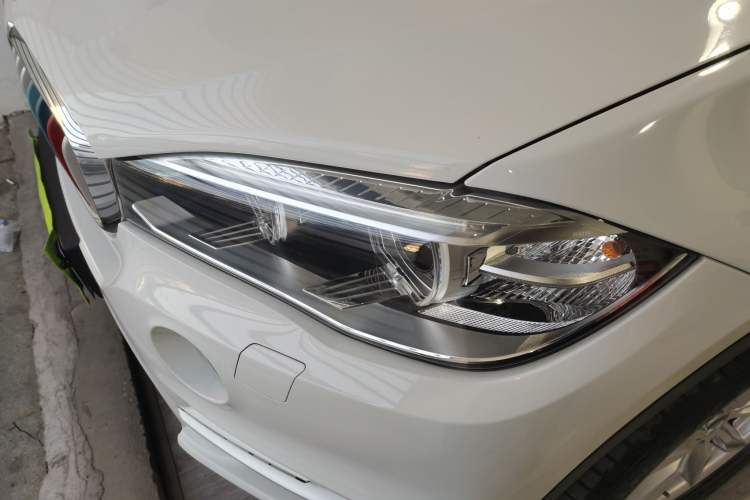 Used BMW X5 2014 xDrive35i Elegant Edition Left Front Headlight