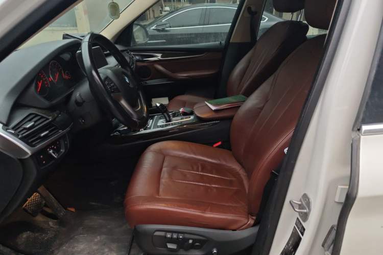 Used BMW X5 2014 xDrive35i Luxury Edition Left Front Seat