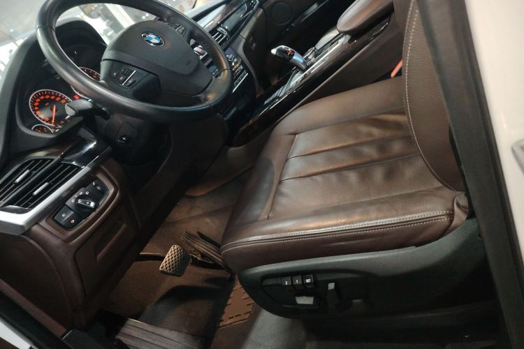 Used BMW X5 2014 xDrive35i Elegant Edition Left Front Seat