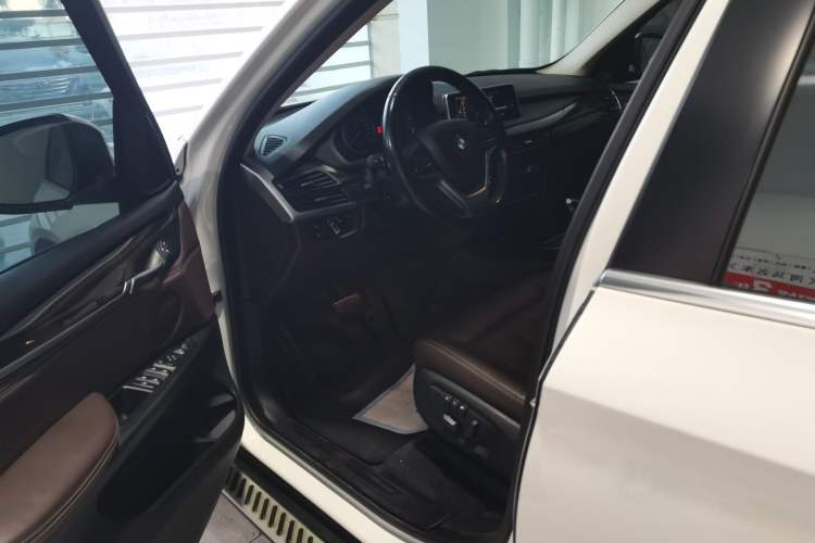 Used BMW X5 2014 xDrive35i Elegant Edition Left Front Seat