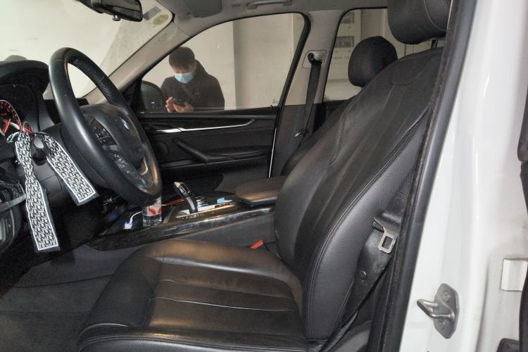 Used BMW X5 2014 xDrive35i Leading Model Left Front Seat