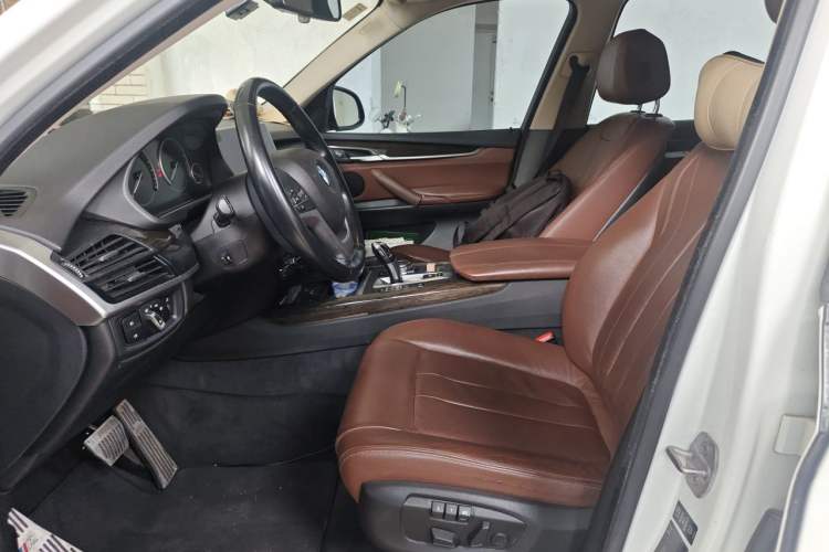 Used BMW X5 2014 xDrive35i Leading Model Left Front Seat