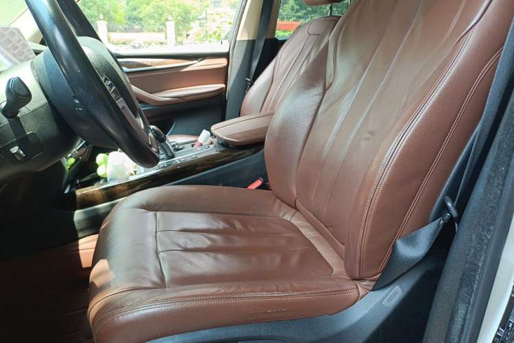 Used BMW X5 2014 xDrive35i Leading Model Left Front Seat