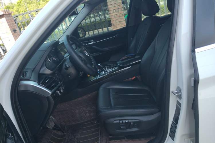 Used BMW X5 2014 xDrive35i Leading Model Left Front Seat