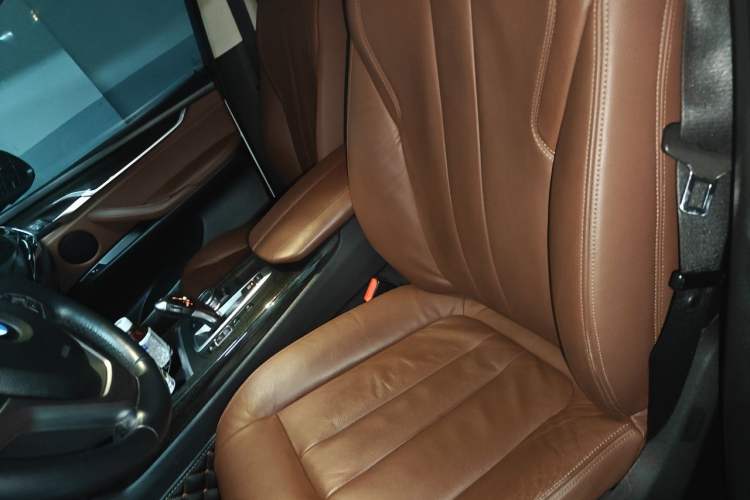 Used BMW X5 2014 xDrive35i Luxury Edition Left Front Seat