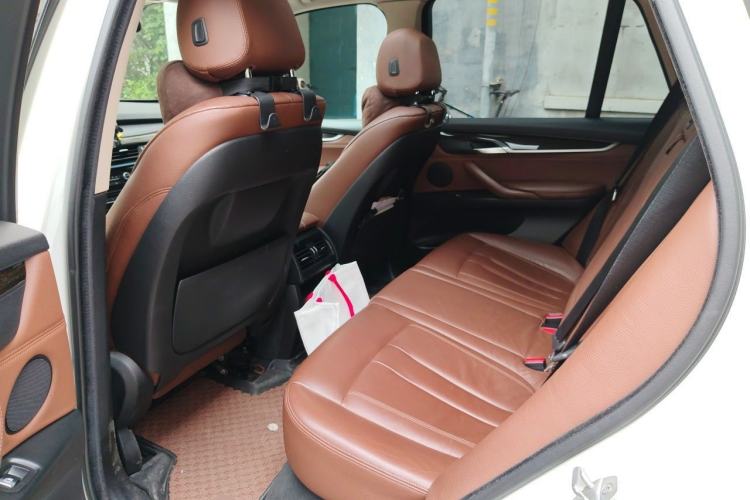 Used BMW X5  Left Rear Seat