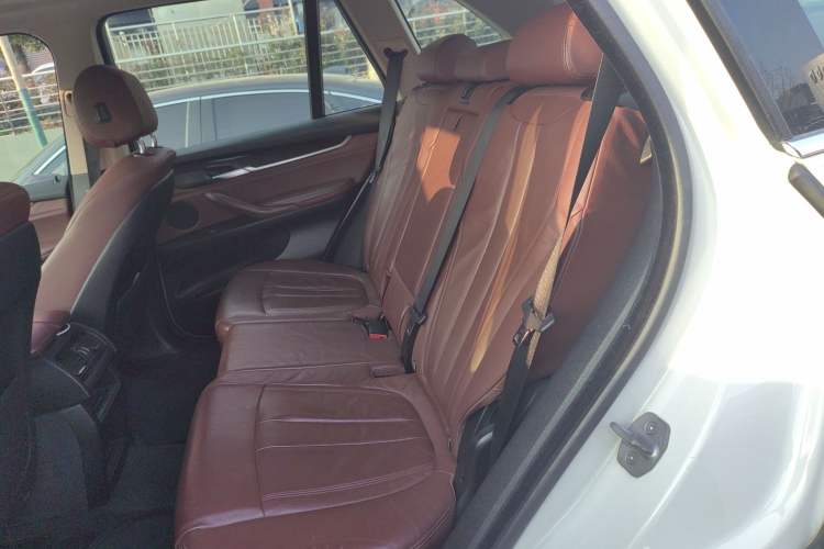 Used BMW X5 2014 xDrive35i Luxury Edition Left Rear Seat