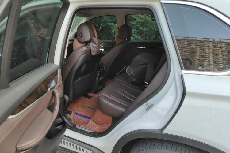 Used BMW X5 2014 xDrive35i Elegant Edition Left Rear Seat