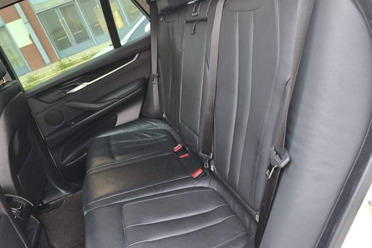 Used BMW X5 2014 xDrive35i Luxury Edition Left Rear Seat