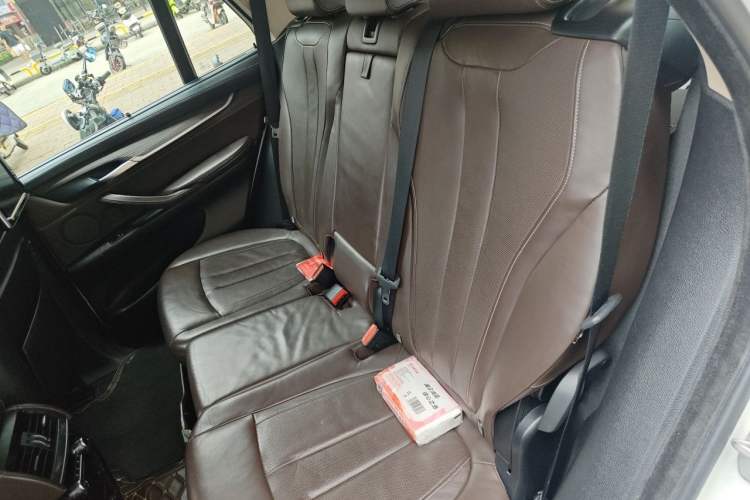Used BMW X5 2014 xDrive35i Luxury Edition Left Rear Seat